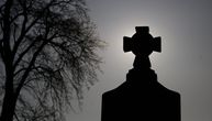 Bande otvaraju kovčege i pokojnicima kradu zlatne zube: Oskrnavljeno preko 200 grobnica