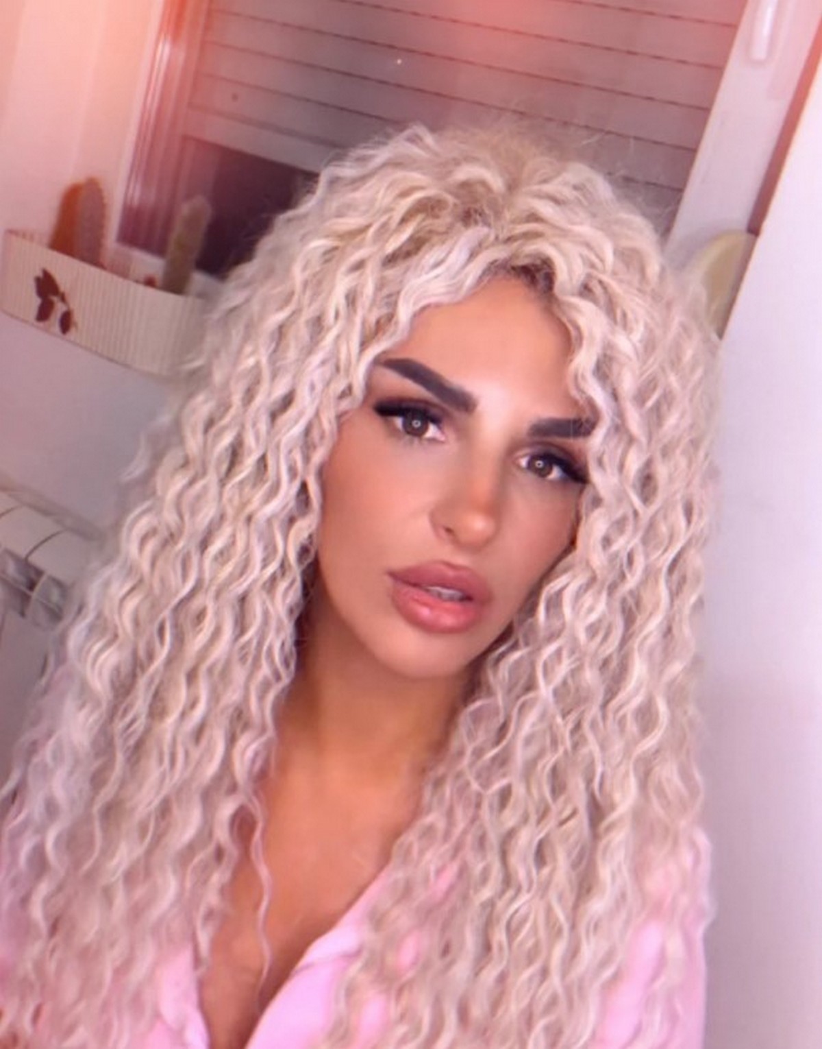 Intimni snimak Ene i Peje s Tajlanda! Opkoračila ga u tanga bikiniju, on je ne ispušta iz ruku