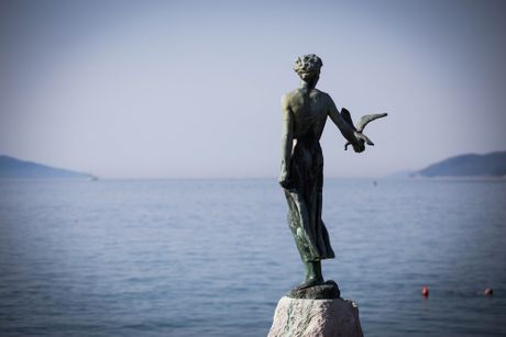 Opatija, Hrvatska, Devojka sa galebom, statua