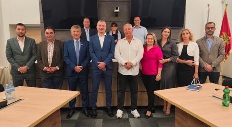 Biznis klub Stena, Silvia Davidolu