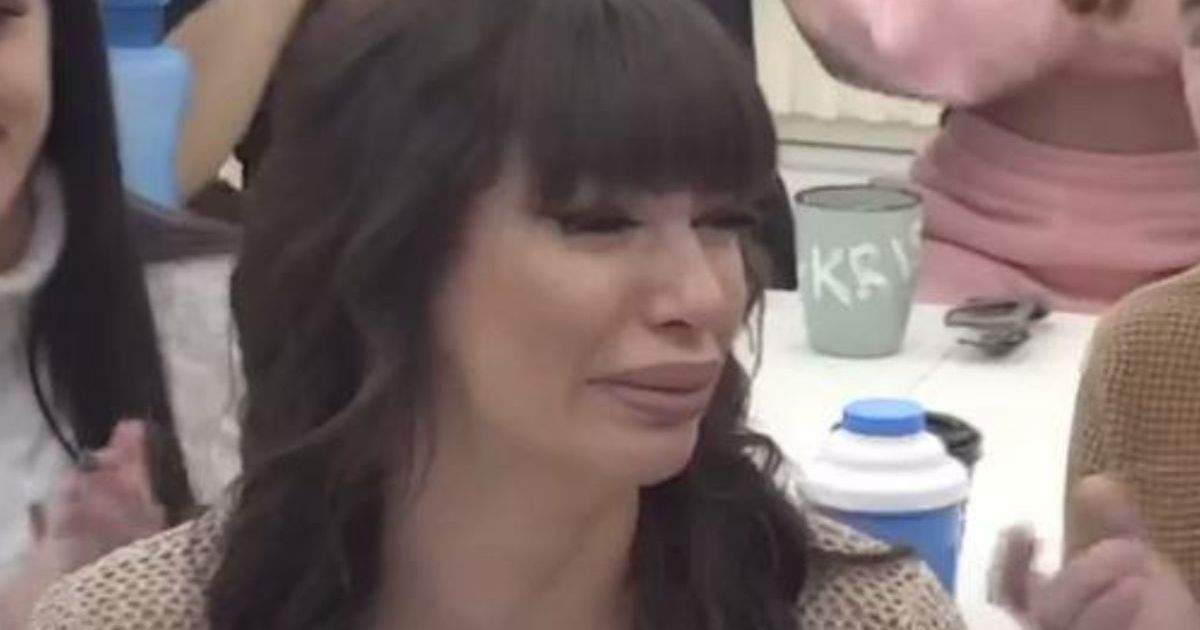 Miljana doživela nervni slom u lajvu! Bivša zadrugarka šokirala sve ponašanjem, vređa i psuje koga stigne