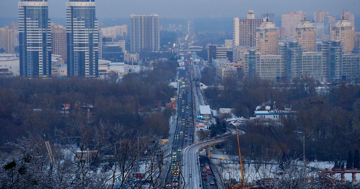 Najmanje 31 osoba povređeno u ruskom napadu na Kijev, jedna osoba poginula