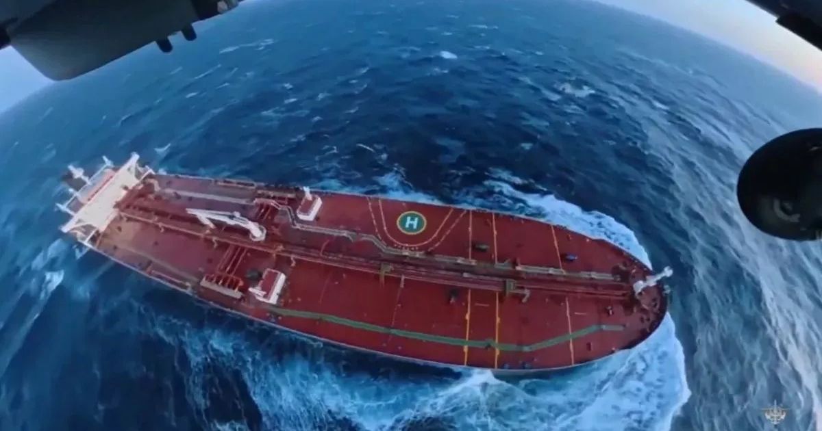 OBJAVLJEN SNIMAK Na trupu belgijskog tankera pronađene magnetne mine: Stigao do Rusije