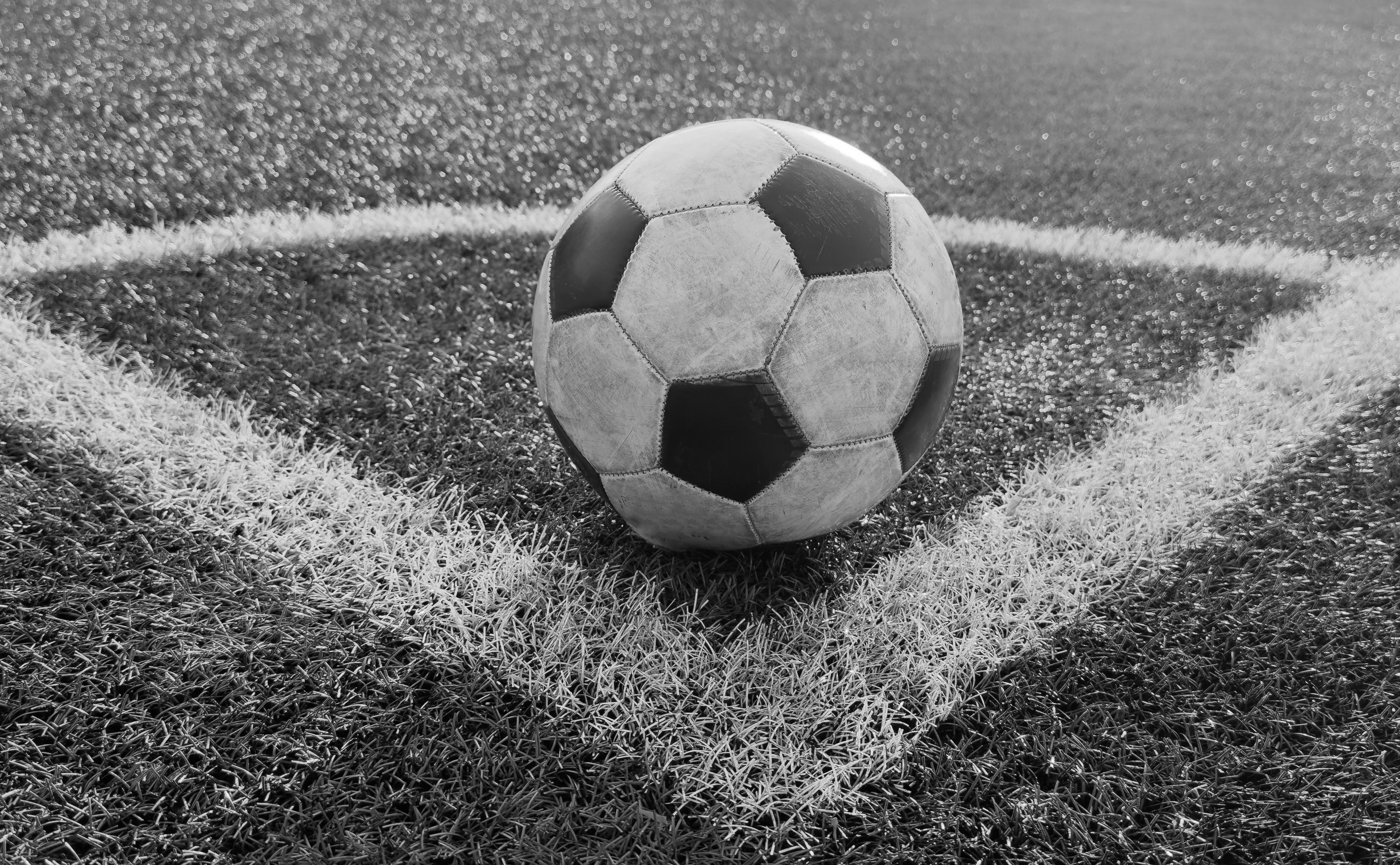 Tragedija! Mladi fudbaler (18) se srušio na terenu i umro