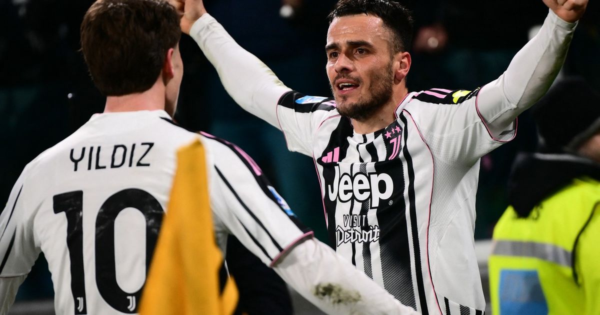 Filip Kostić "sahranio" šampiona Italije: Juve pregazio Napoli, spektakularan gol Srbina!
