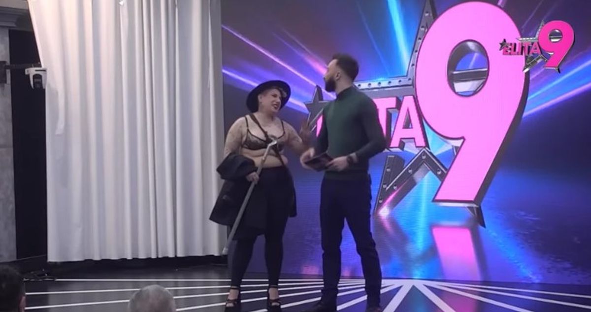 Šok! Matora u brushalteru i štiklama, utegla se u uske helanke, pa pokazala sve: Čak se i našminkala