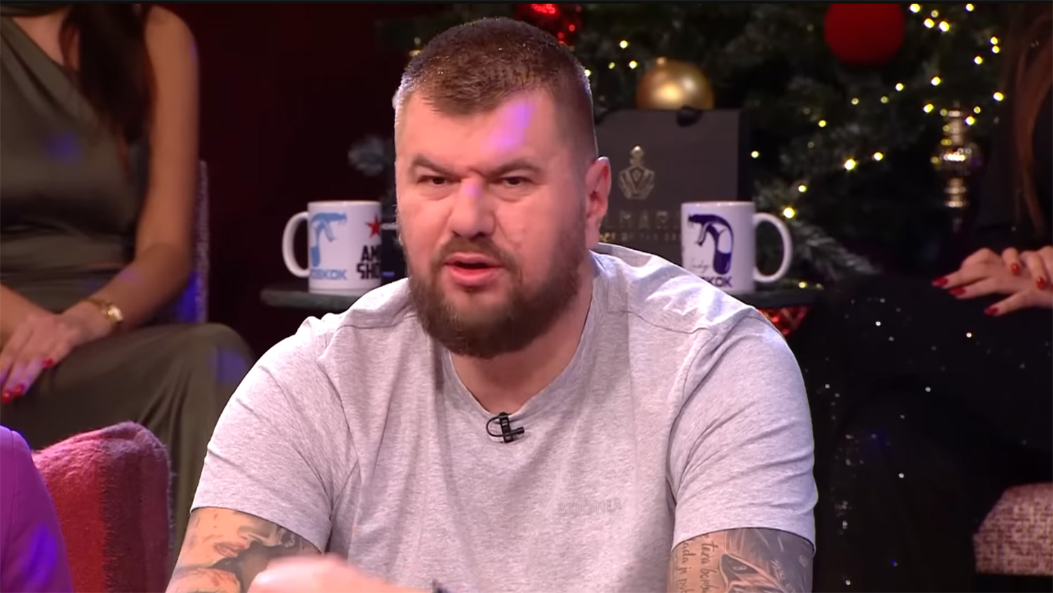 Šok! Učesnicima Elite pušten snimak na kom se Janjuš i Uroš strastveno ljube, Aneli zanemela: "Čekajte..."