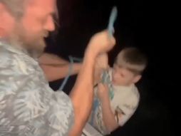 Pijani otac konopcem spuštao sina kroz prozor na sedmom spratu da zabavi društvo