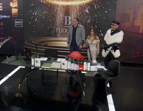 Mina Kostić, Mane Ćuruvija Kasper