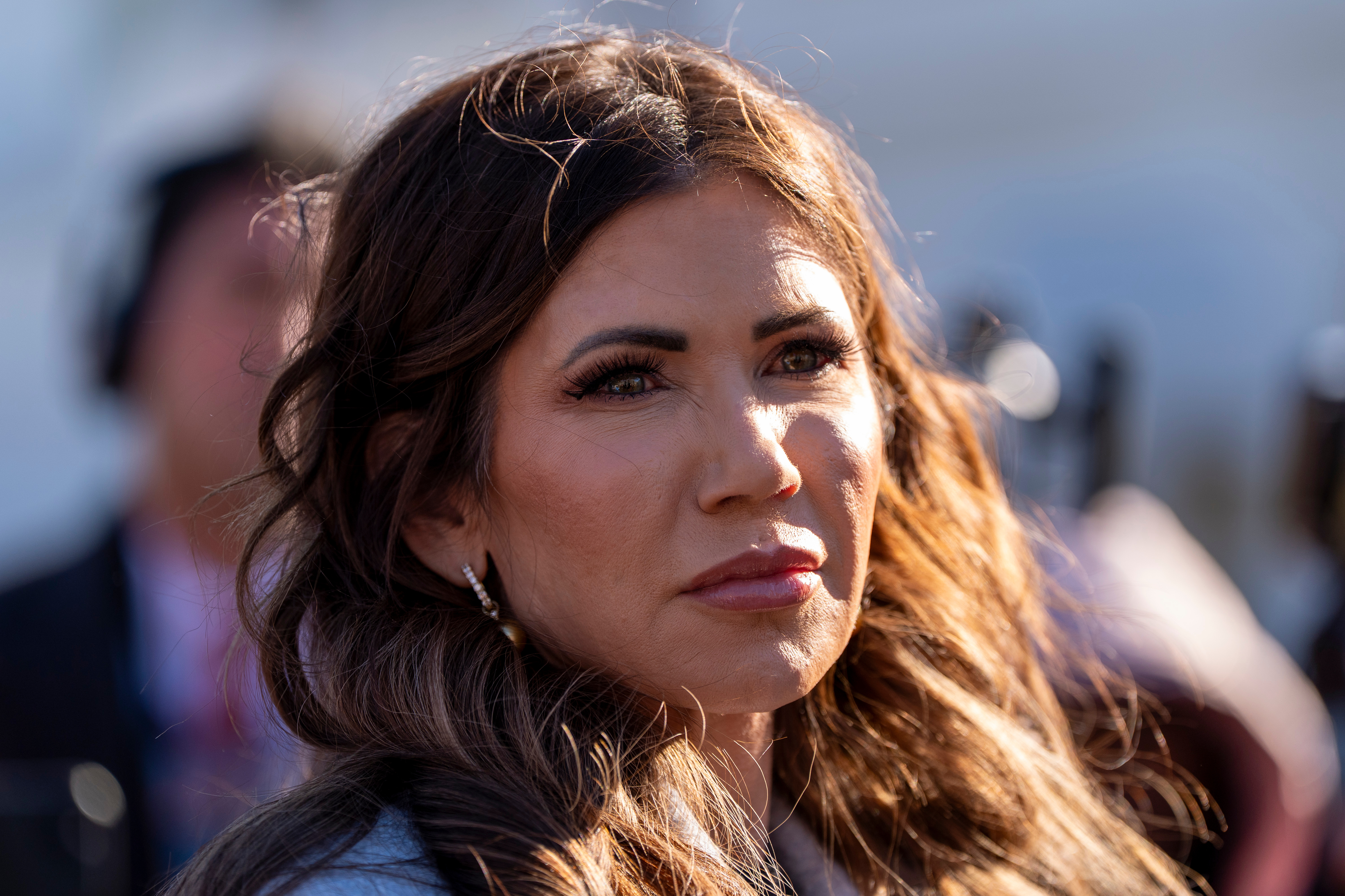 Ukrao torbicu ICE Barbike, sad ga stiže kazna: Vrednu "Gucci" tašnicu držala ispod stolice, a u njoj bogatstvo