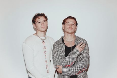 MARCUS & MARTINUS