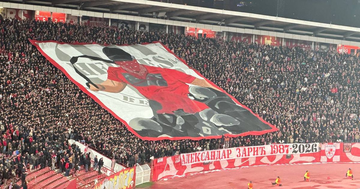 Maskirani huligan s kaišem kreće na Žandarmeriju: Delije posvetile koreografiju preminulom “Heroju”