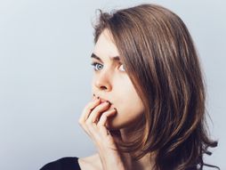 Žena, zamišljena žena