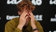 Siner nikad tužniji na konferenciji posle poraza od Đokovića: "Mnogo boli..."