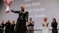 Anica Dobra zablistala: Održana srpska premijera filma „Belo se pere na devedeset“ na Beograd Film Festivalu: