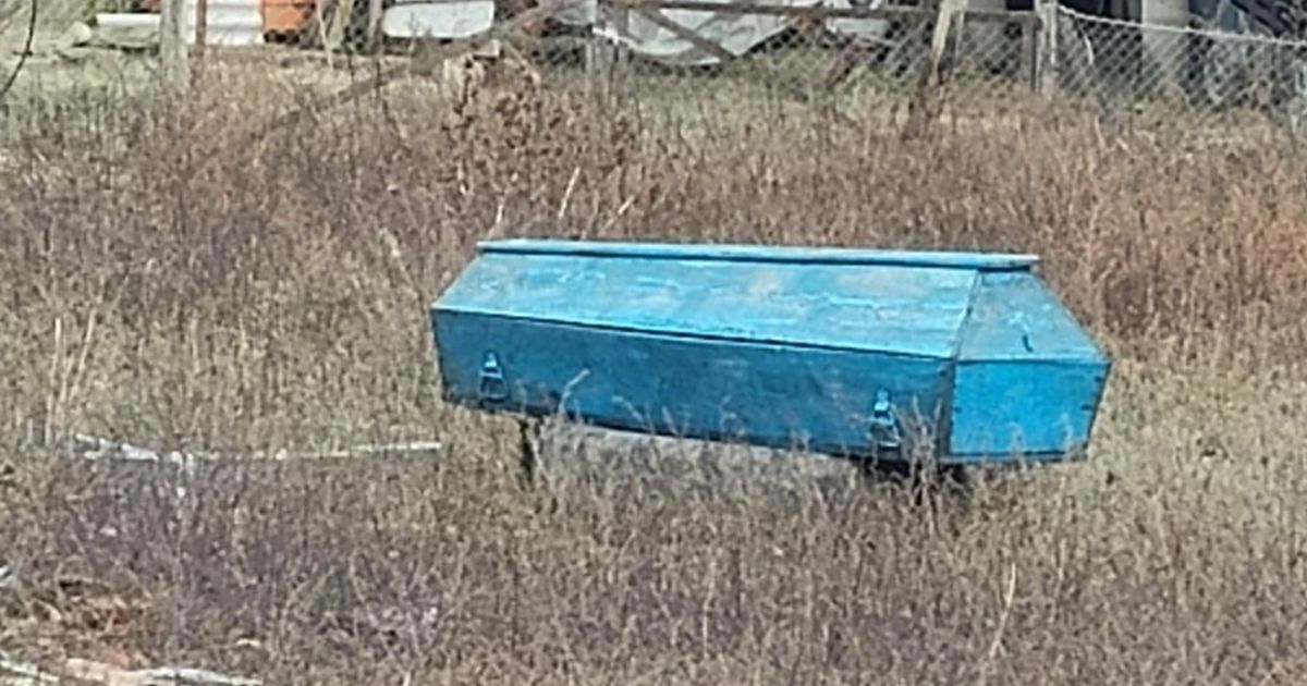 Blue coffin intrigues Gamzigrad residents for over 6 months: "Every house used to have one in the attic"