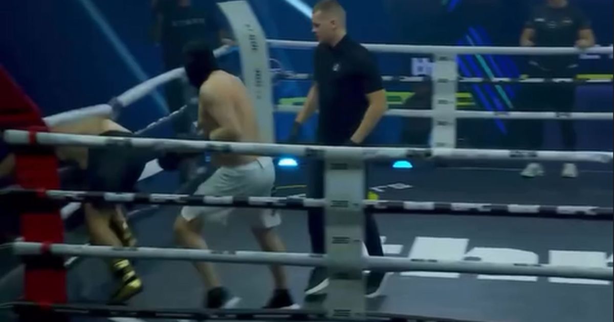 Ovo nikad nije viđeno! Pečurka udarcem izbacio Marka Džeka iz ringa, influenser izleteo kao ptica tokom boksa