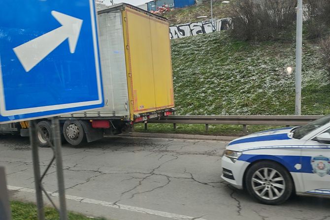 Čukanje auto-put Beograd kod isključenja za Hitnu pomoć
