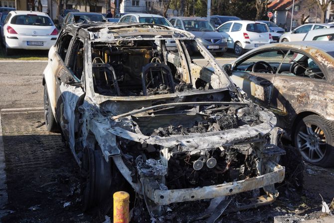 Zapaljeni automobili Zemun