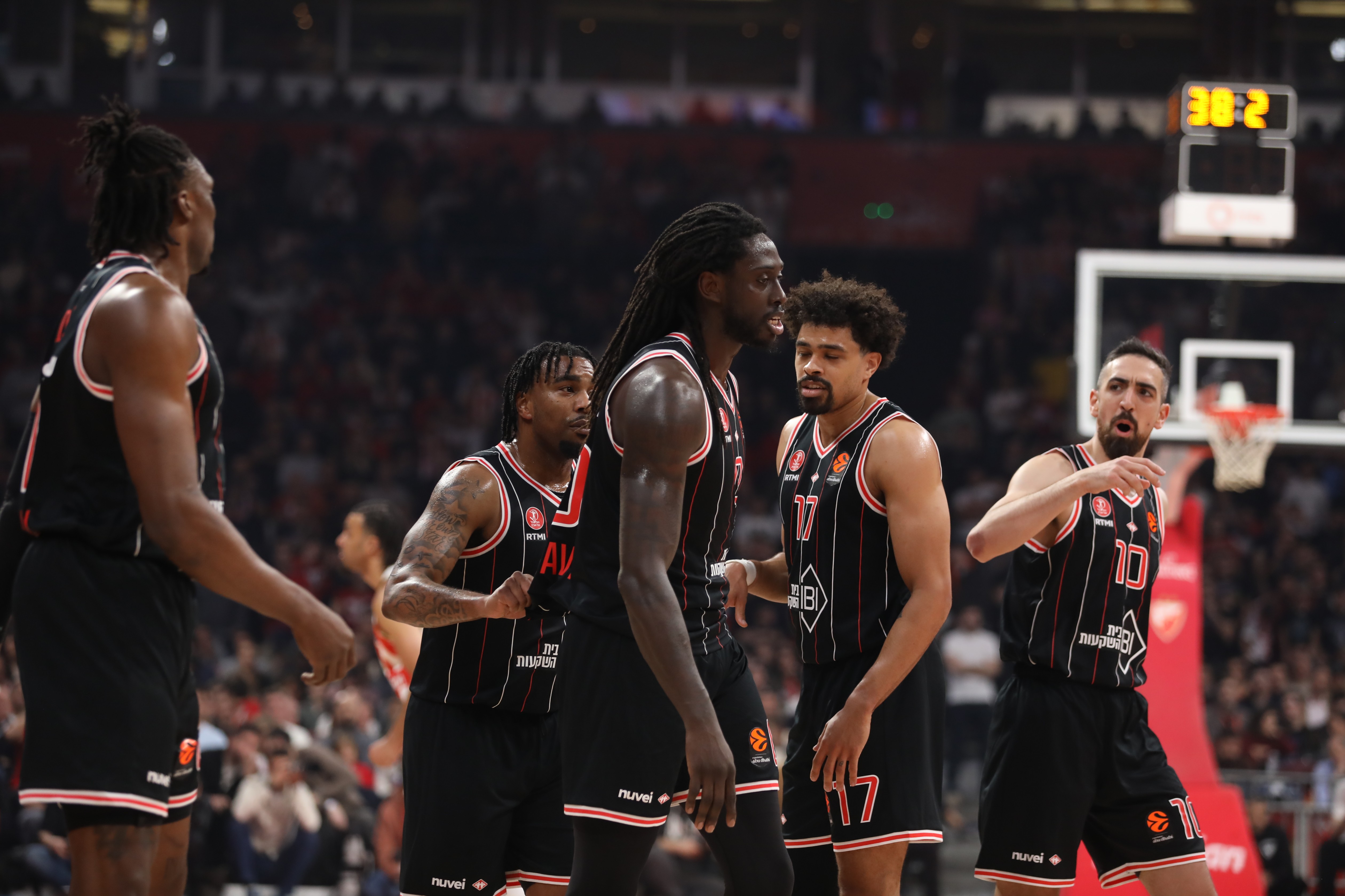 Hapoel uništio VIrtus i učvrstio mesto među najboljih šest Evrolige