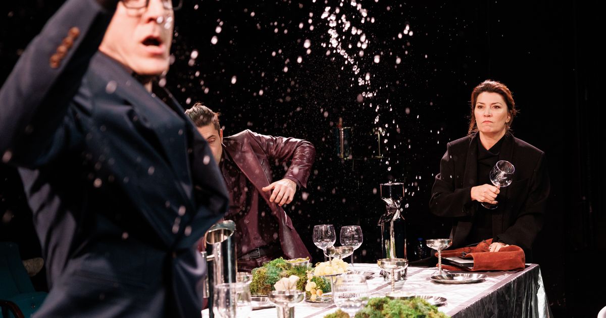 Pedeseto izvođenje predstave "Privatna proslava" u Bitef teatru: Nova era uz filmsku adaptaciju