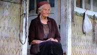 Usamljena baka (84) živi u staroj kući usred šume: Jedina veza sa svetom joj je OVA naprava