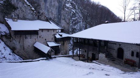 Manastir Crna Reka kod Tutina