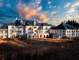 Izgubljena vila milionera od Ejmi Branif Kri