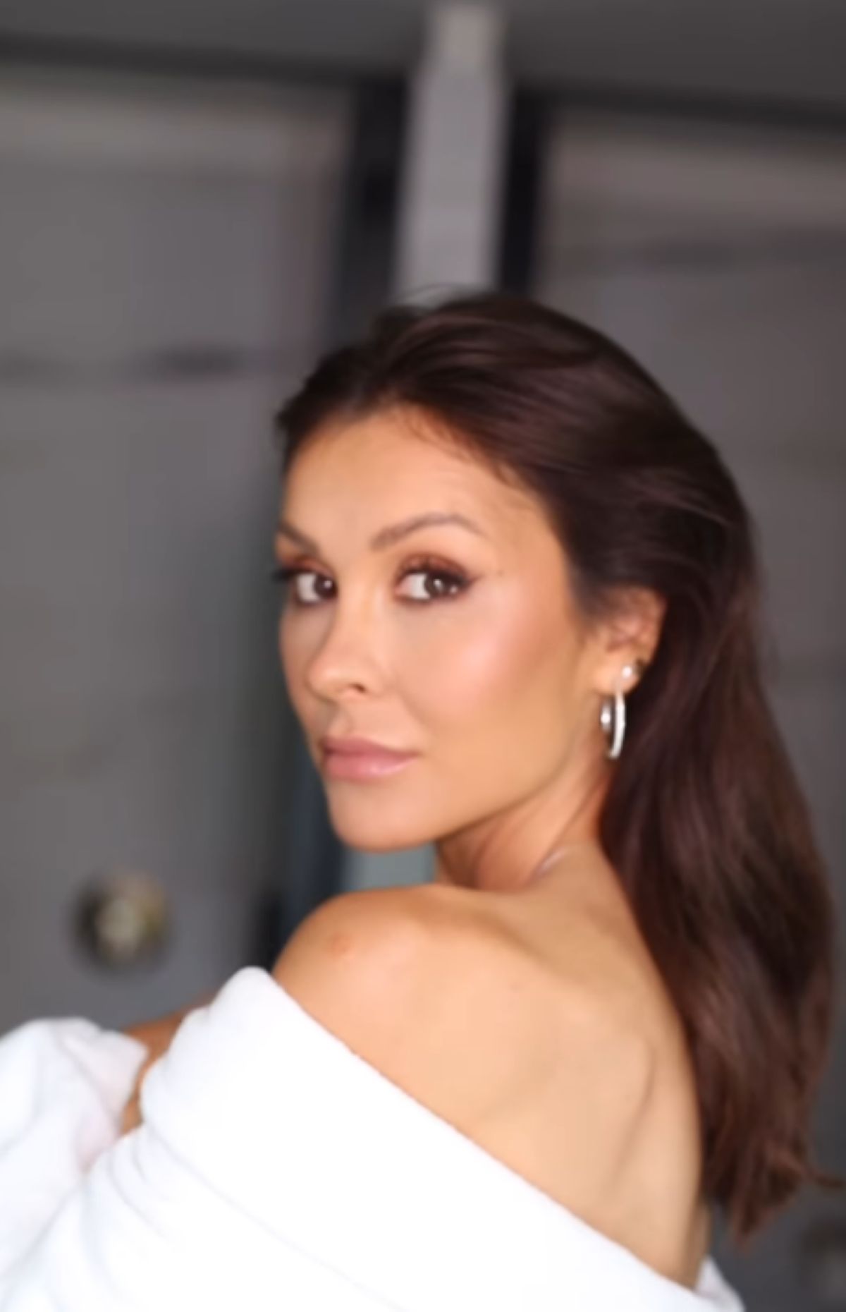 Ovo je stan Dragane Mićalović zbog kojeg je plakala: Glumica napravila pravu oazu - svuda cveće i bela boja