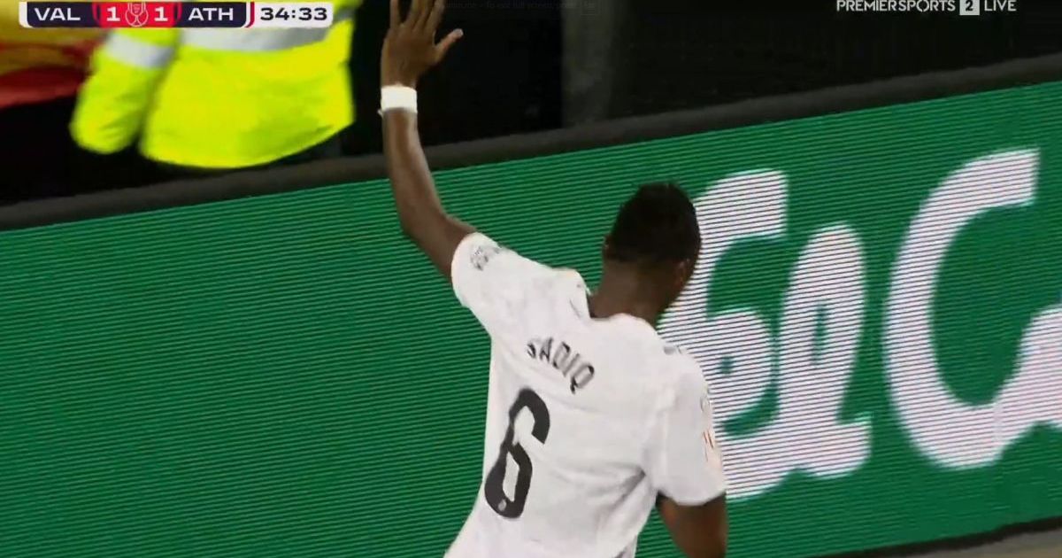 Umar Sadik imao ludo veče: Dao autogol, pa pogodio pravi gol, a onda se izvinjavao navijačima