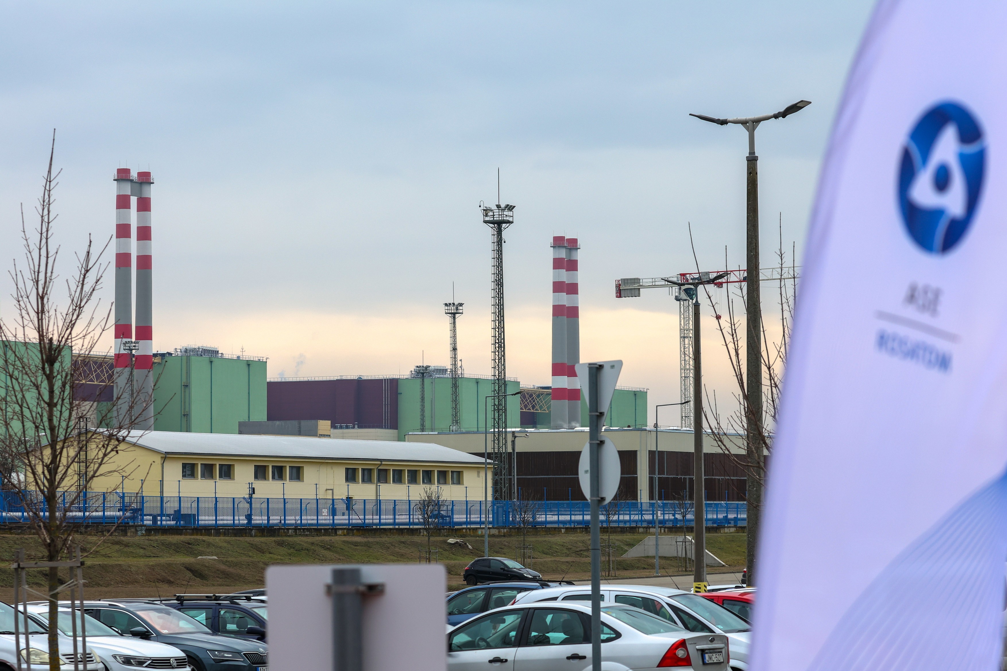 Toplotni talas usijao mađarsku nuklearku: Temperatura Dunava prešla 30 stepeni Celzijusa