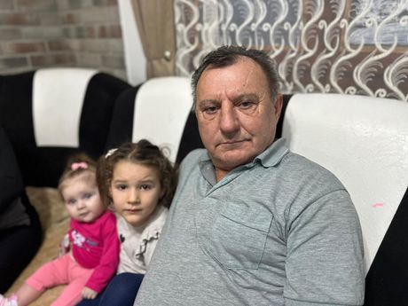 Sneža i Negoslav Stranjančević uživaju sa unučićima