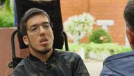 Vezan je za kolica, a u indeksu ređa sve same desetke! Upoznajte Vanju (23), najboljeg studenta na FTN!