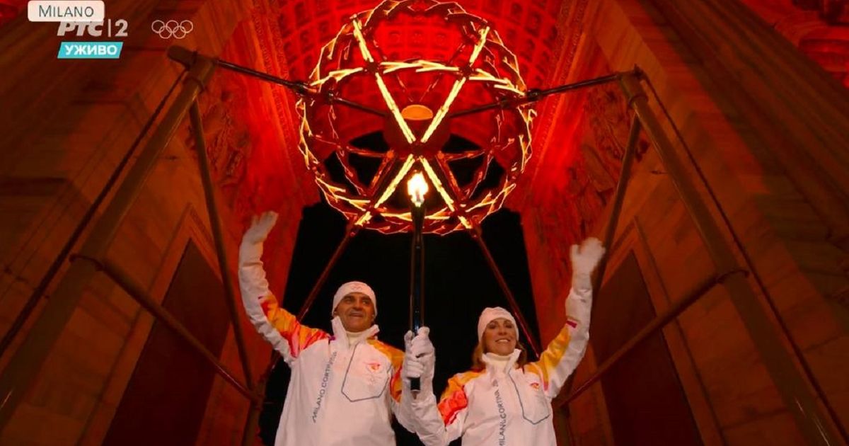 Novak Djokovic's biggest idol and the best snow has ever seen lit the Olympic flame