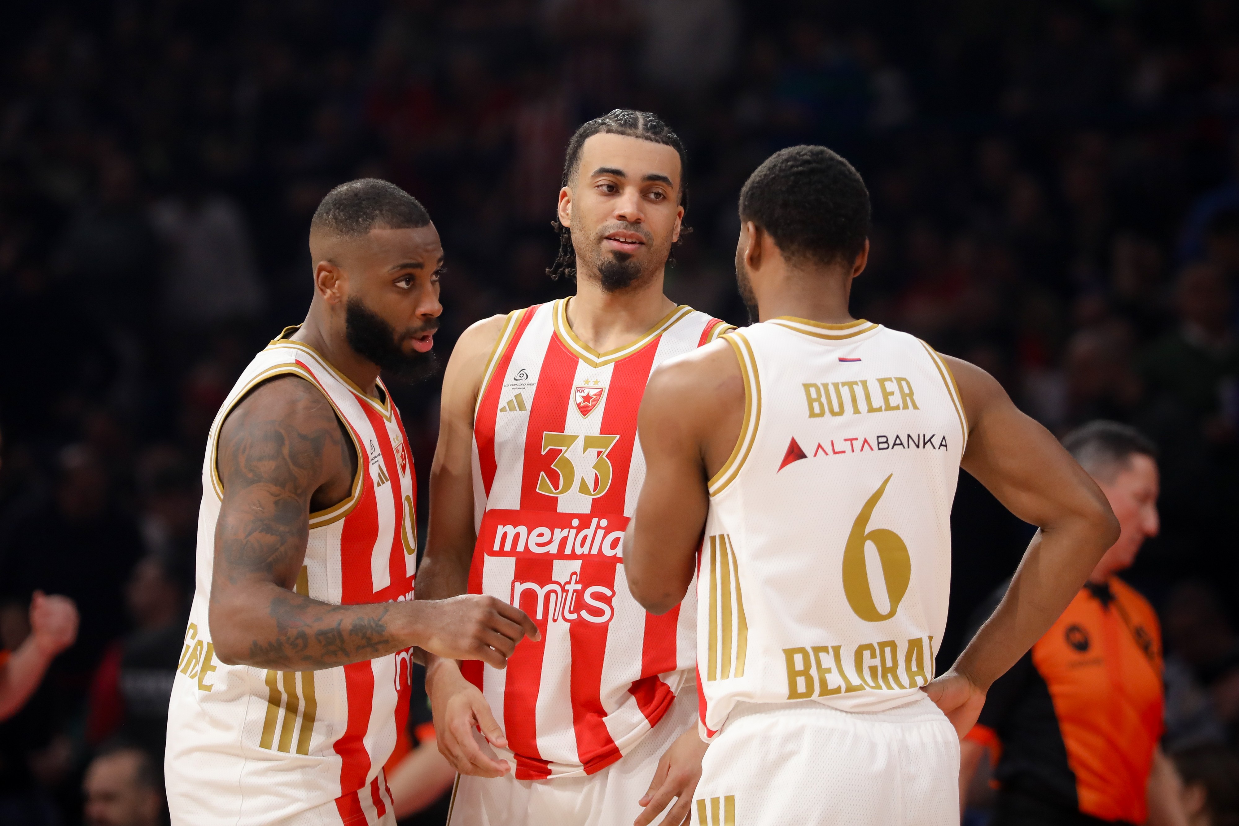 Batler i još jedan košarkaš Zvezde podgrejali atmosferu, znači li ovo da i oni ostaju sledeće sezone?