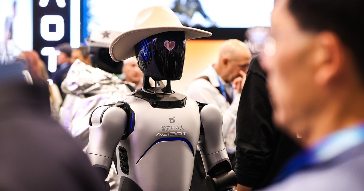 Chinese Ready for Lunar New Year Celebration: The Main Stars Will Be ROBOTS, See What They Can Do!