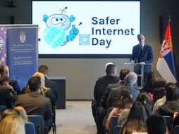 Palata nauke, Premijer Đuro Macut