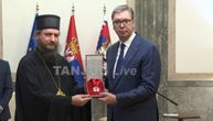 Vučiću uručen orden za za ljubav prema eparhiji bihaćko-petrovačkoj: Ovo mu je episkop Sergije poručio