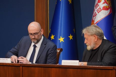 Vlada Srbije, Đuro Macut, potpisivanje sporazuma