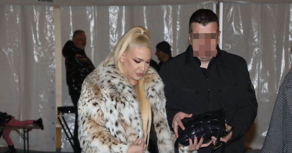 Milica Todorović left her apartment in New Belgrade: Seen for the first time after giving birth, here's who is with her