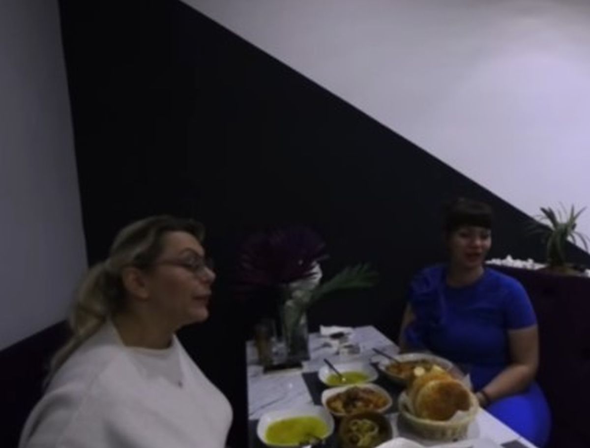 Miljana napustila porodični dom, preselila se u hotel! Marija i sin joj dolaze u posetu, pogledajte gde živi