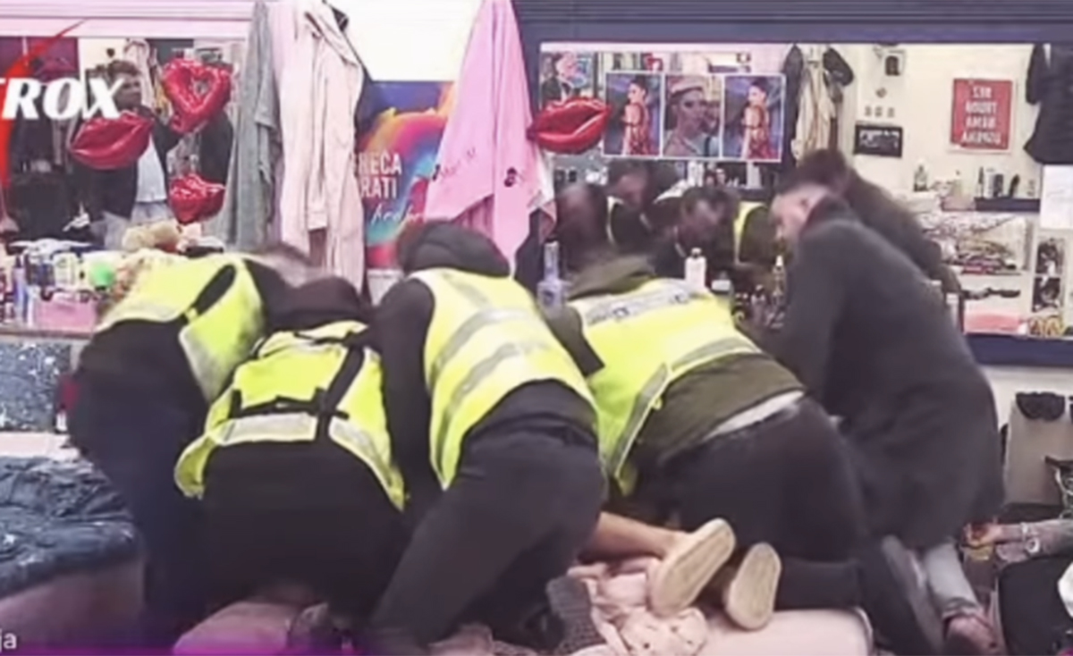 Maja Marinković unakazila lice cimerki u Eliti! Isplivao snimak tuče učesnica, obezbeđenje ih jedva razdvojilo