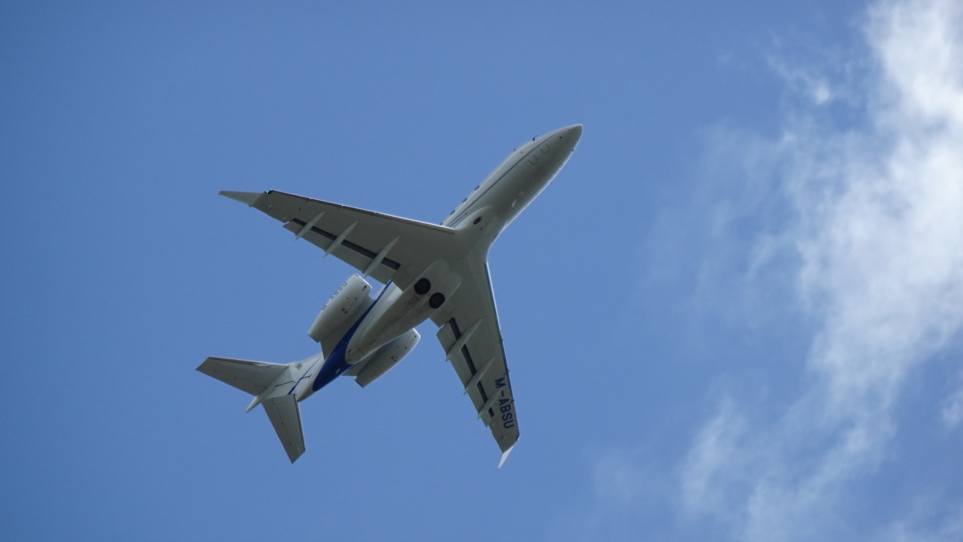 Ovaj čudesni materijal sam krpi svoje pukotine: Trajaće duže od čitavog veka