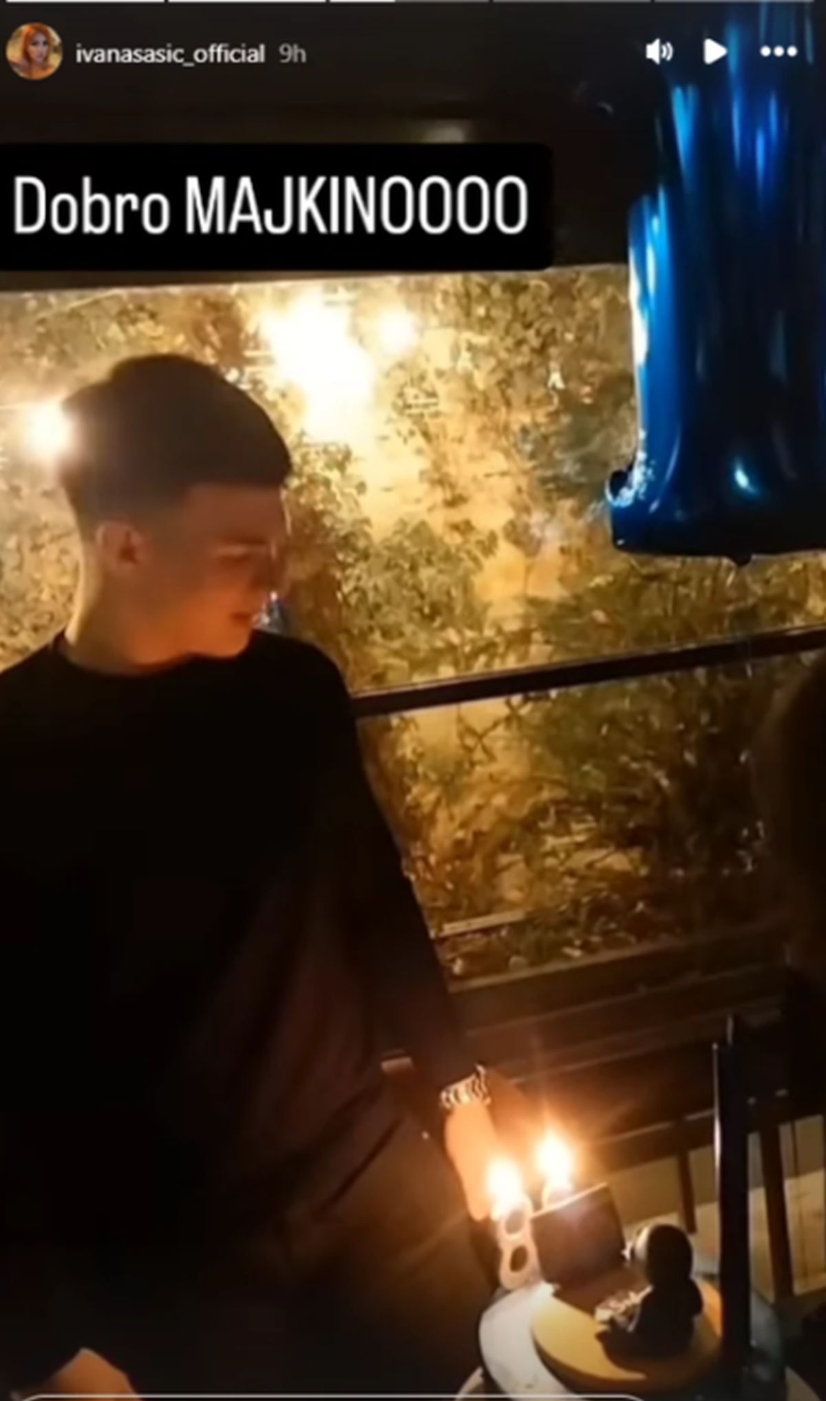 "Neko deci za 18. rođendan kupuje auto, a ja..." Evo šta je naša pevačica poklonila sinu za punoletstvo