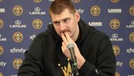 Jokić šokirao sve na konferenciji: Novinari ostali u čudu kada su videli Nikolinu desnu ruku