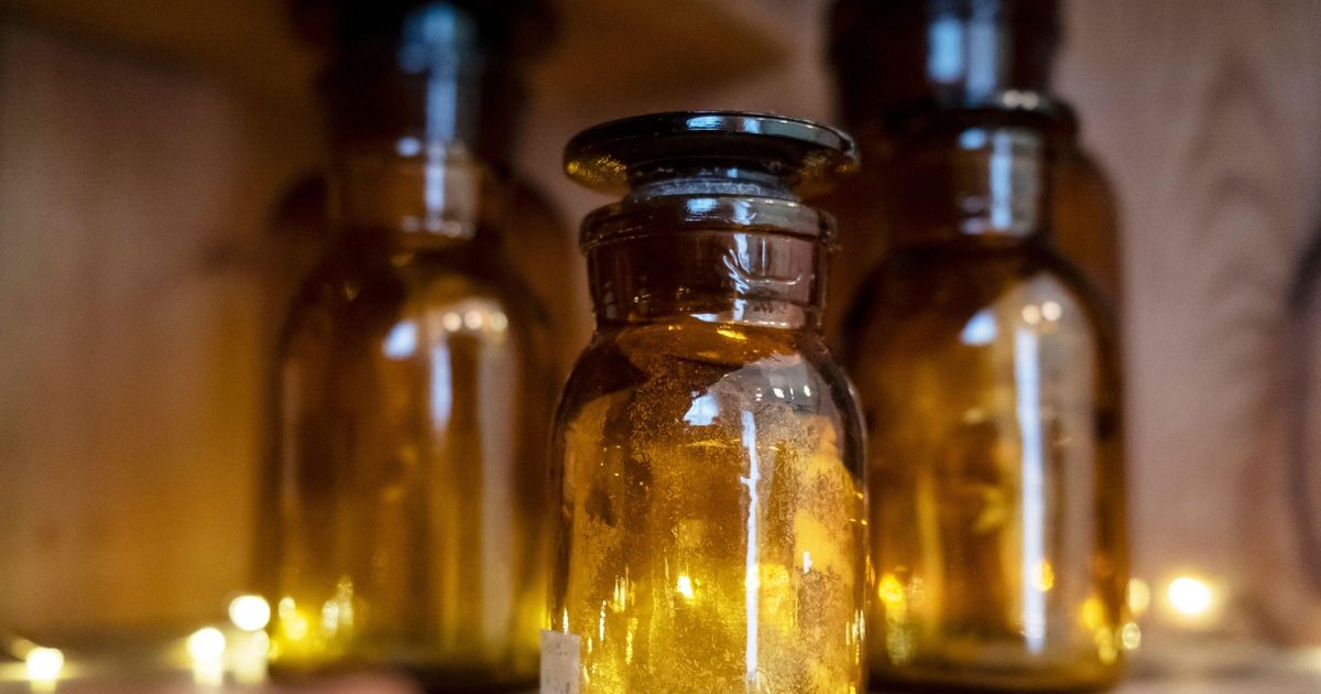 Scientists Analyze 1,900-Year-Old Vial Contents and Are Speechless: Unbelievable What Ancient Romans Used to Treat Themselves