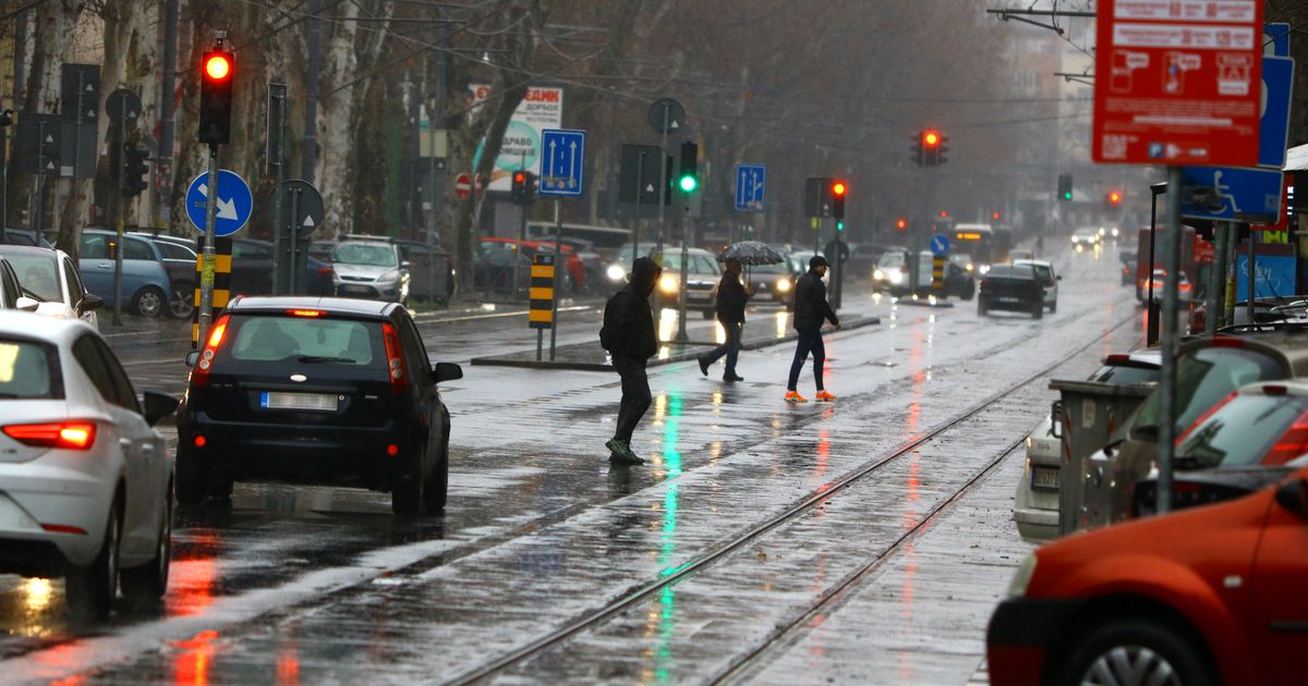 Vreme sutra slično današnjem: Oblačno i hladno, mestimično s kišom, na planinama sa snegom, do 13 stepeni