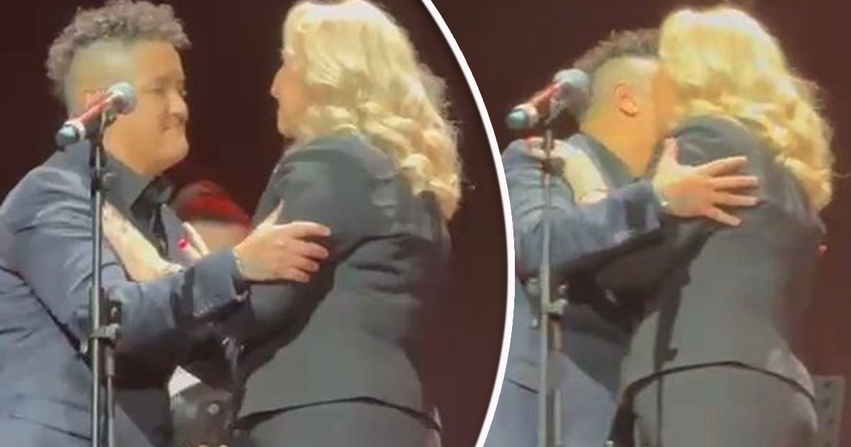 Goca Cries on Stage, Marija Šerifović Immediately Approaches and Hugs Her: Touching Scene at Concert in Šaban's Honor