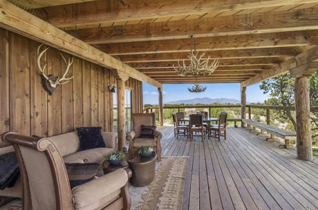 Epstajnov ranč Zoro