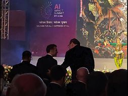 Vučić i Makron na večeri